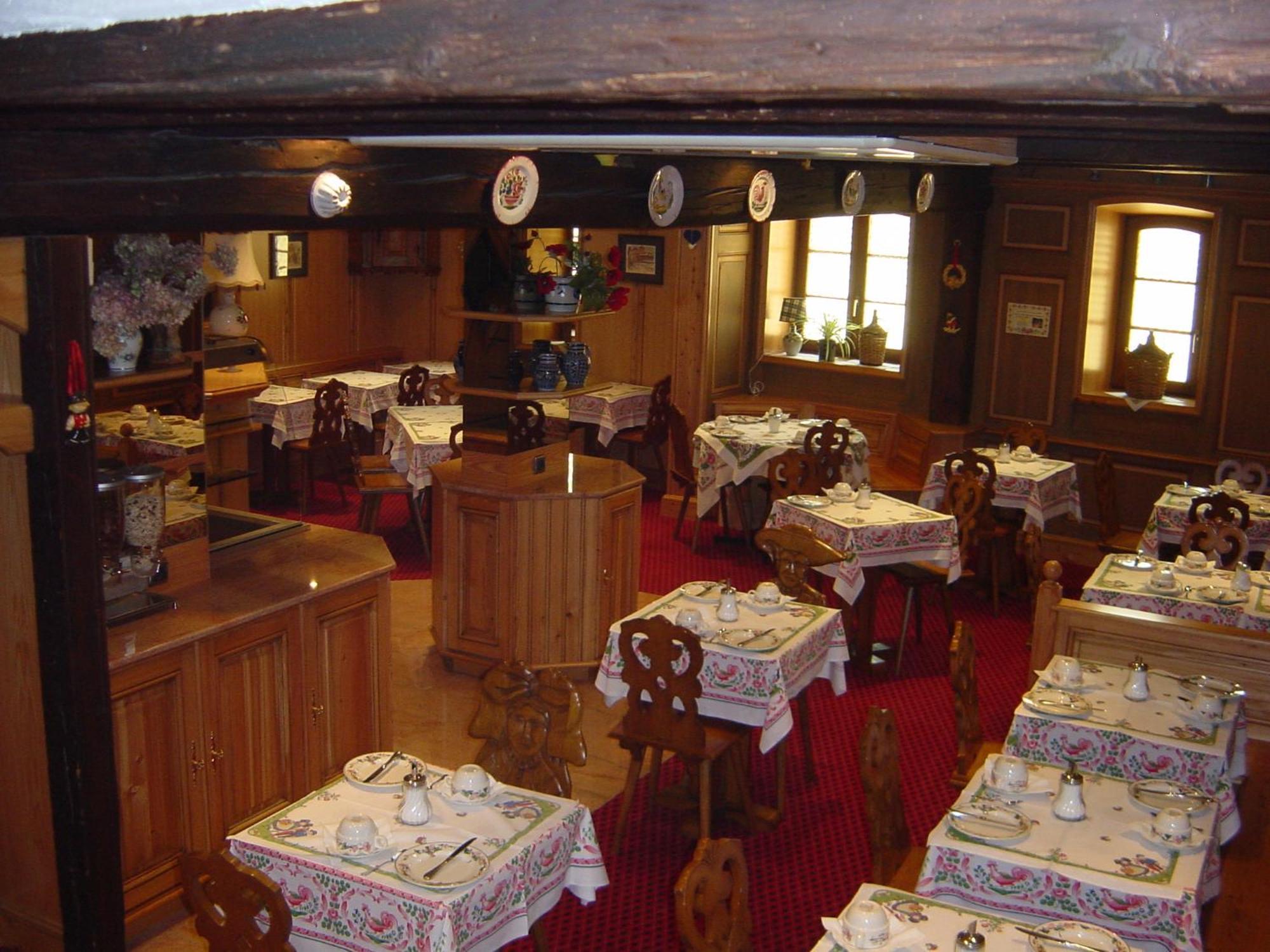 Hotel Restaurant Pere Benoit Entzheim Exterior photo
