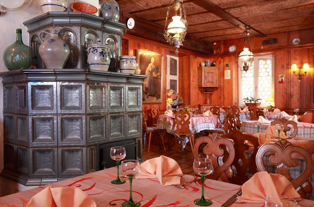 Hotel Restaurant Pere Benoit Entzheim Exterior photo