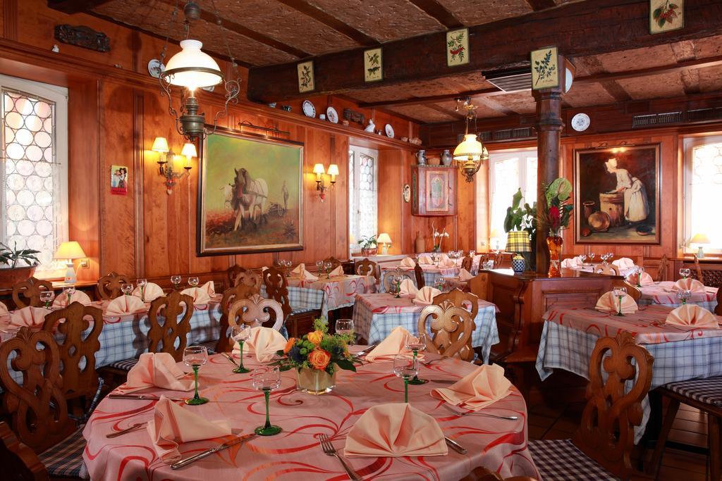 Hotel Restaurant Pere Benoit Entzheim Exterior photo