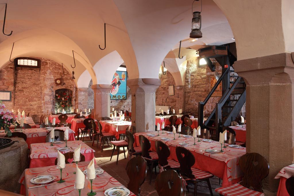Hotel Restaurant Pere Benoit Entzheim Exterior photo