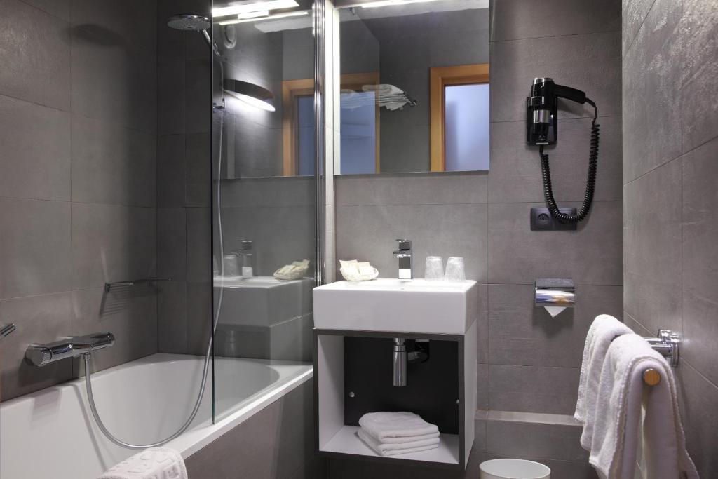 Hotel Restaurant Pere Benoit Entzheim Room photo